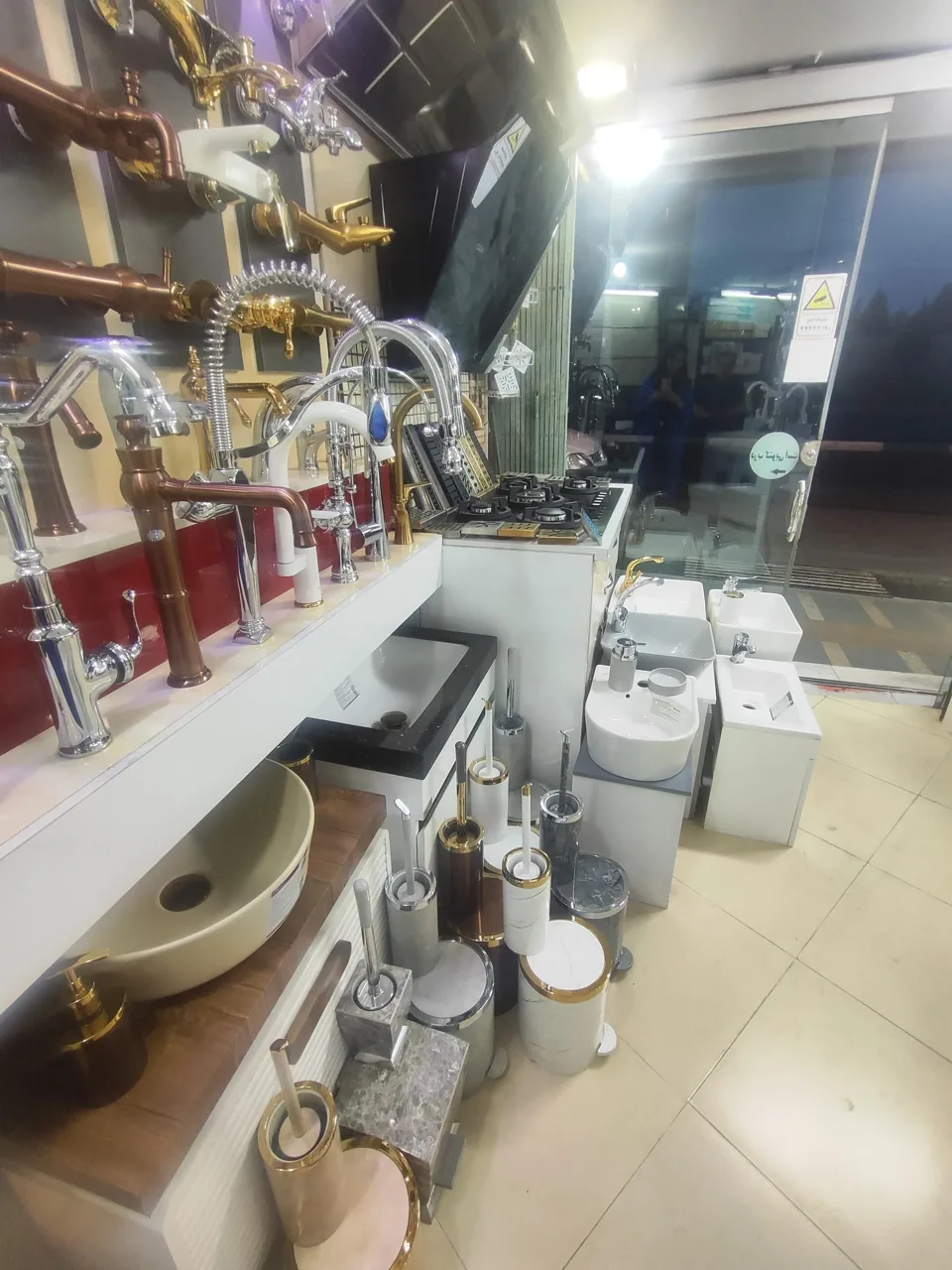 فروشگاه کاشی و سرامیک و شیرآلات مهربانی - تصویر 4