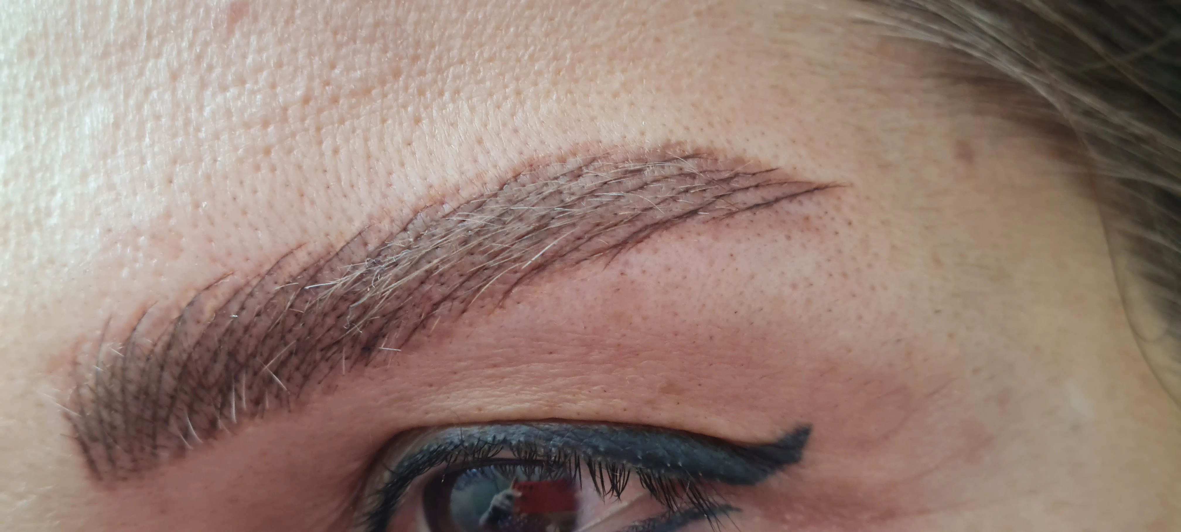 ارایش دائم صورت زلیخا حسن زاده