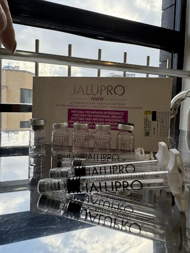 مطب پوست و مو دکتر پونه رضوان