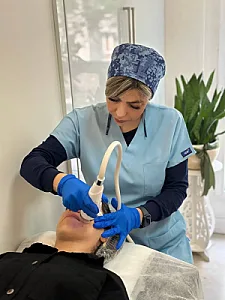 کلینیک زیبایی غنچه
