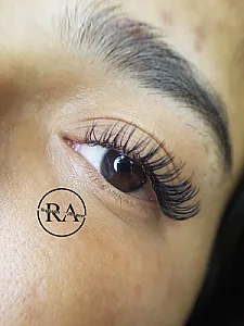 اکستنشن مژه کاشت مژه لیفت مژه و ابرو