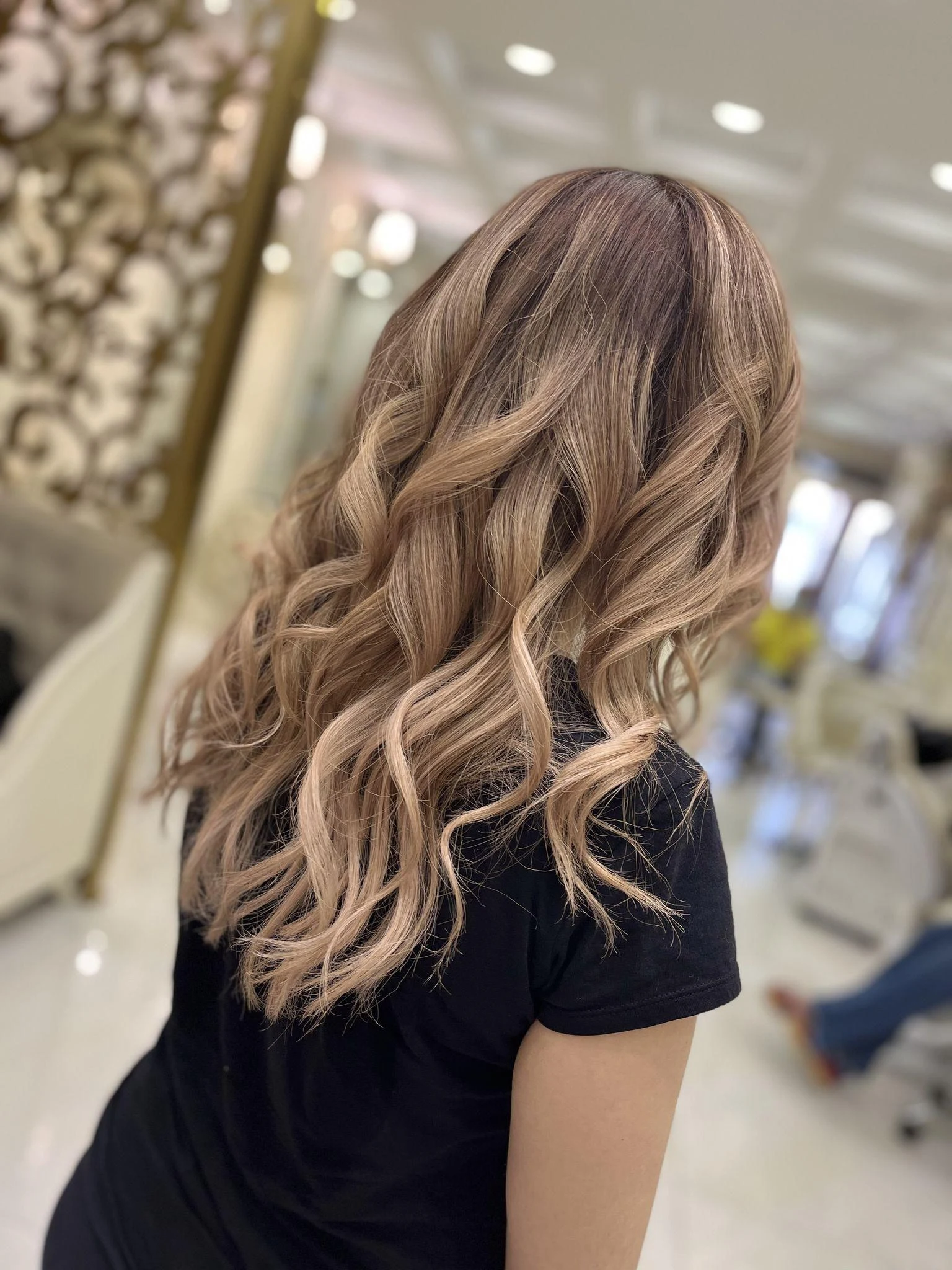 ارایشگر رنگو مش و کراتین و احیا