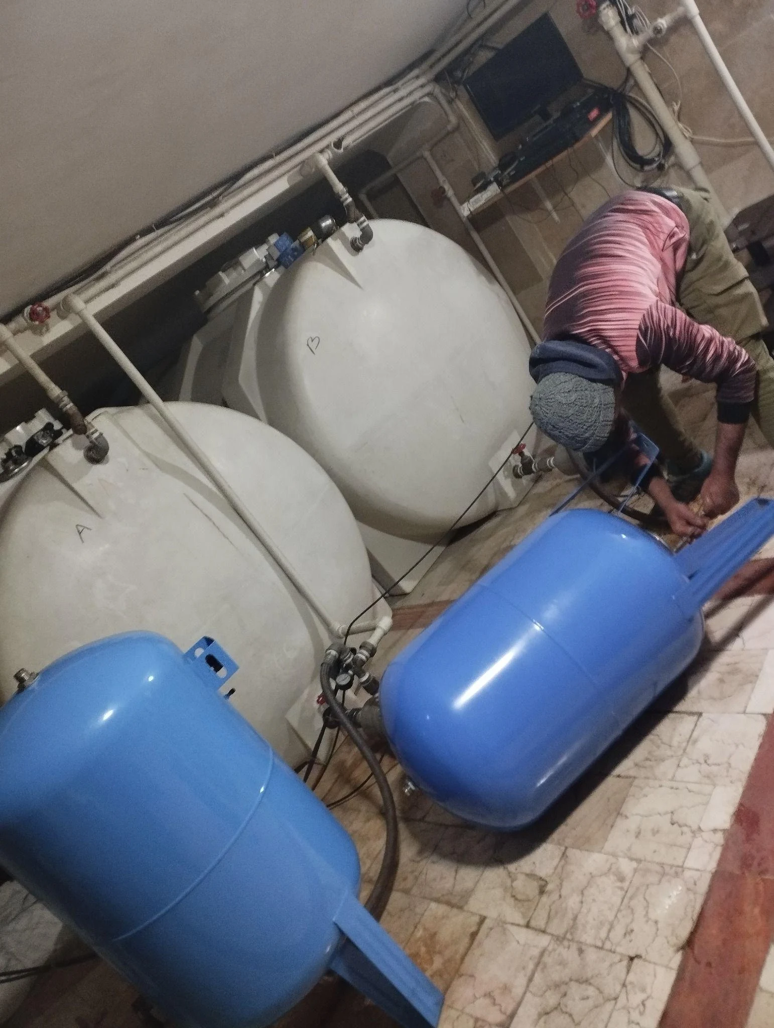 تاسیسات نجفی نصب و تعمیر پمپ آب