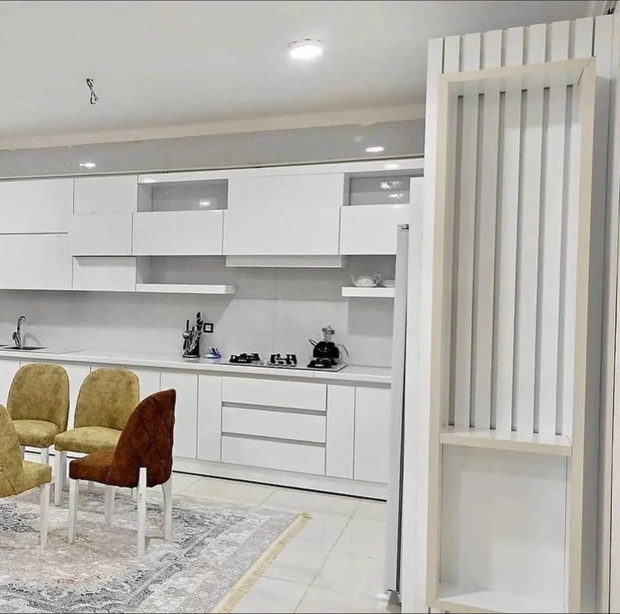 دکوراسیون داخلی اقاجونی