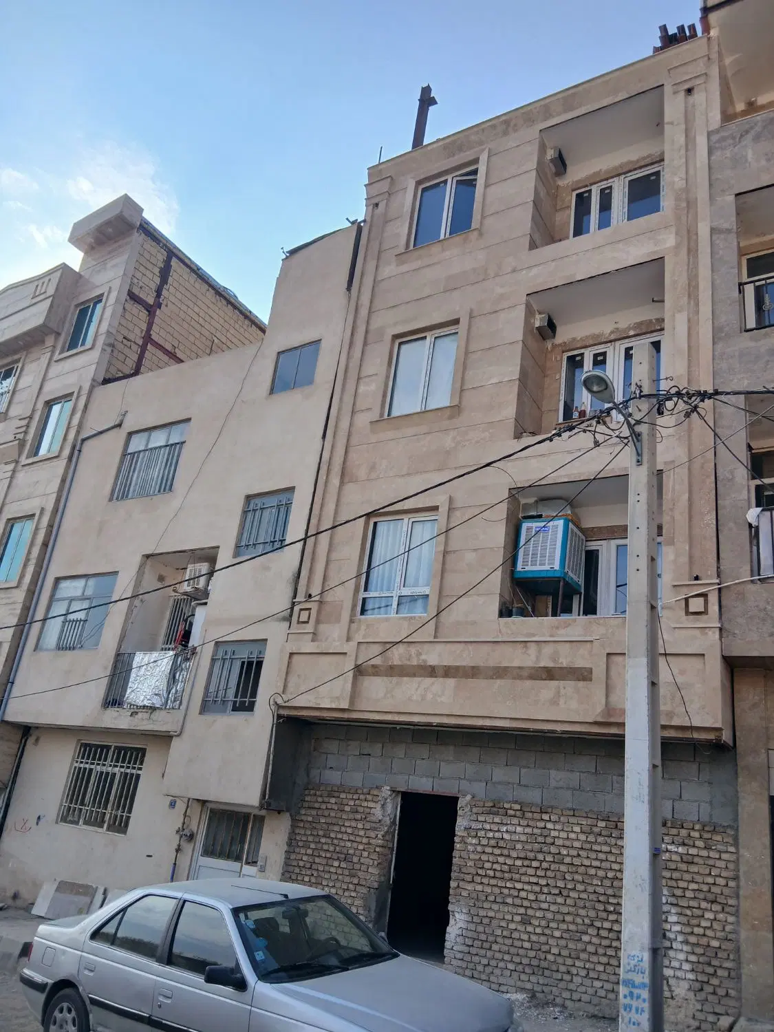 سنگ‌کاری و کاشی‌کاری در نیاوران - تصویر 3
