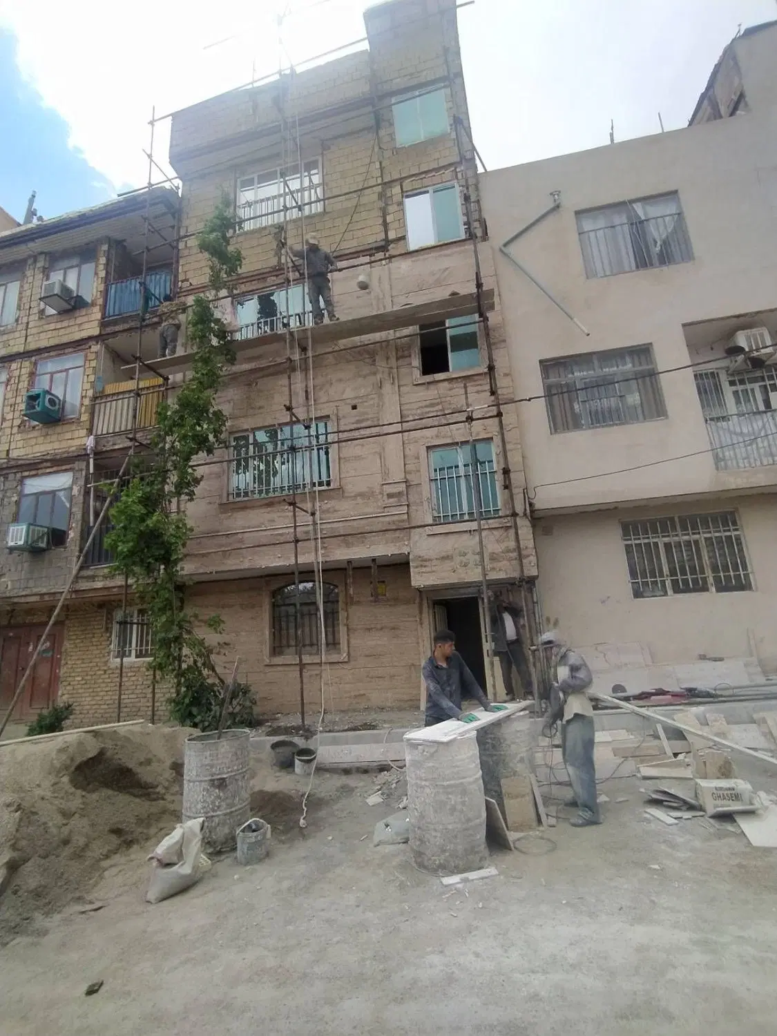 سنگ‌کاری و کاشی‌کاری در نیاوران - تصویر 10