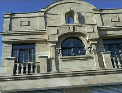 کاشی‌کاری و بازسازی ساختمان در افسریه شمالی
