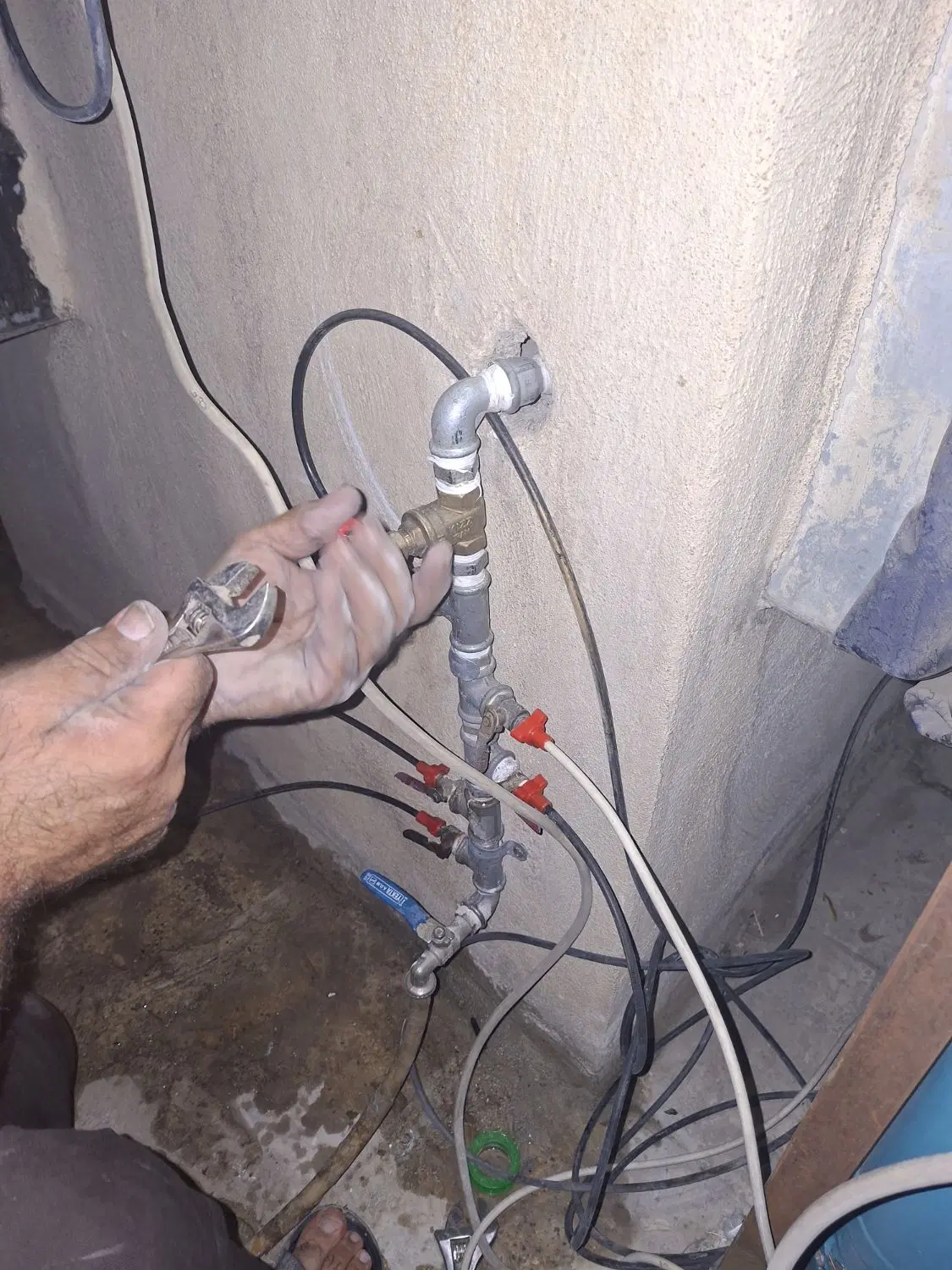 خدمات تاسیسات و برق‌کاری در نارمک - تصویر 3