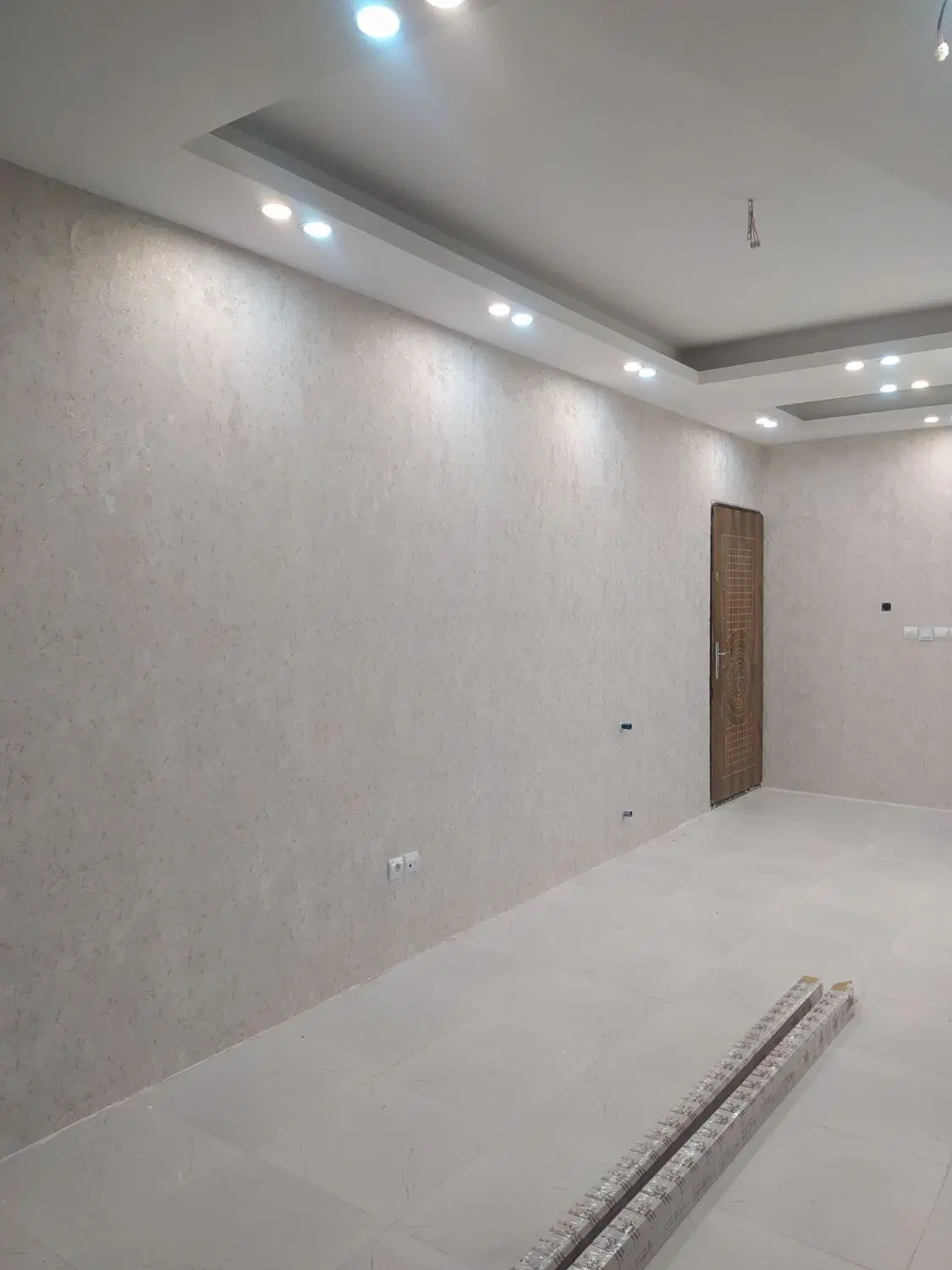 کاغذ دیواری، پارکت و کابینت در تبریز - تصویر 11