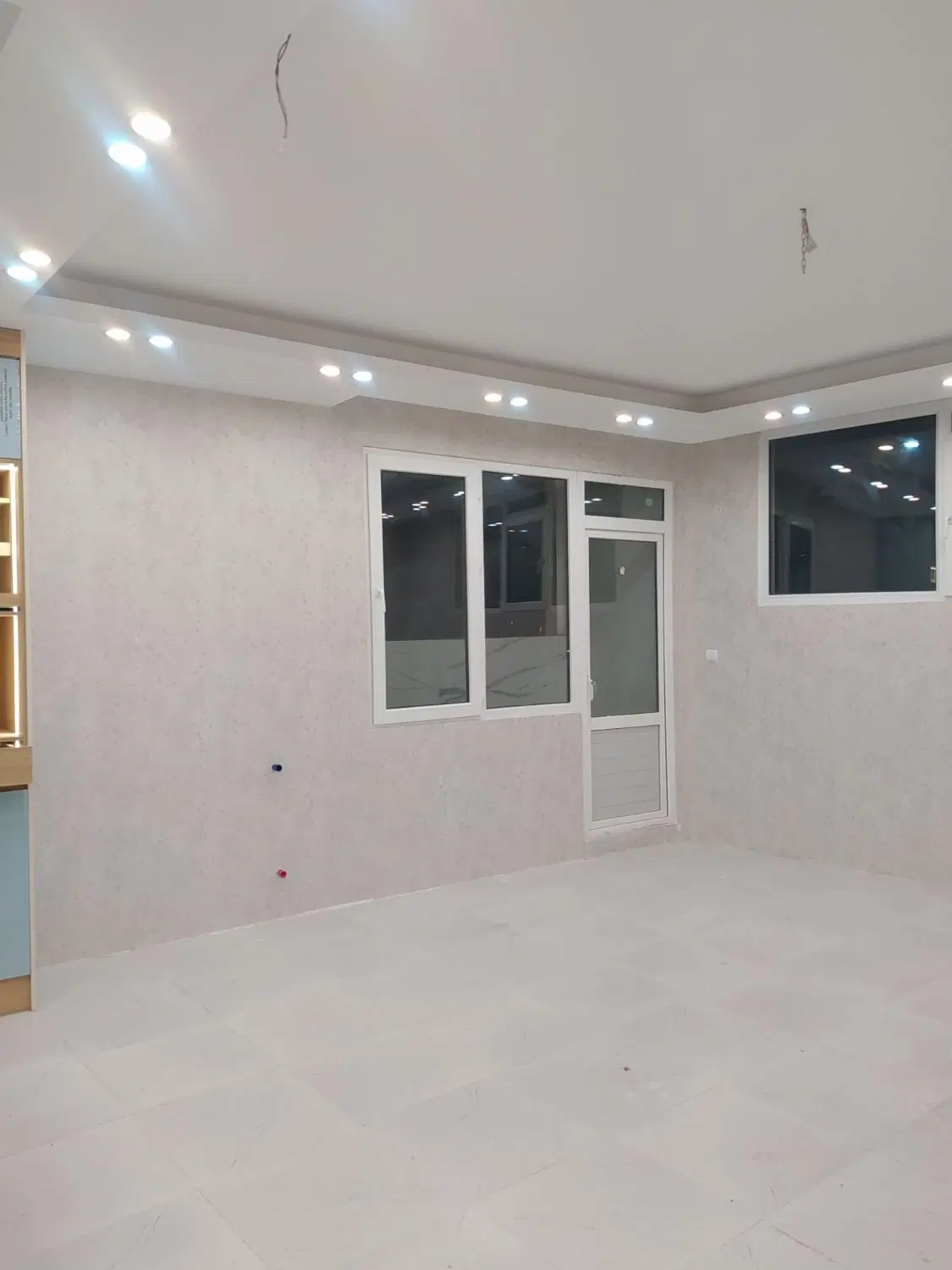 کاغذ دیواری، پارکت و کابینت در تبریز - تصویر 12
