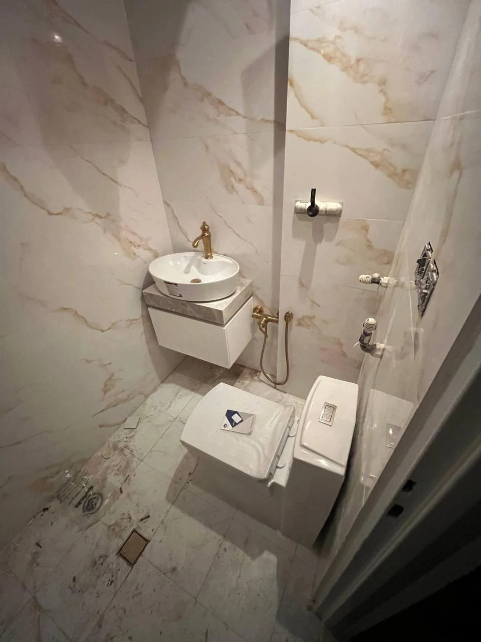 تاسیسات عنبرستانی