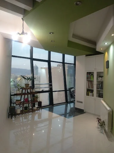 دکتر سانایه عزیزفرد