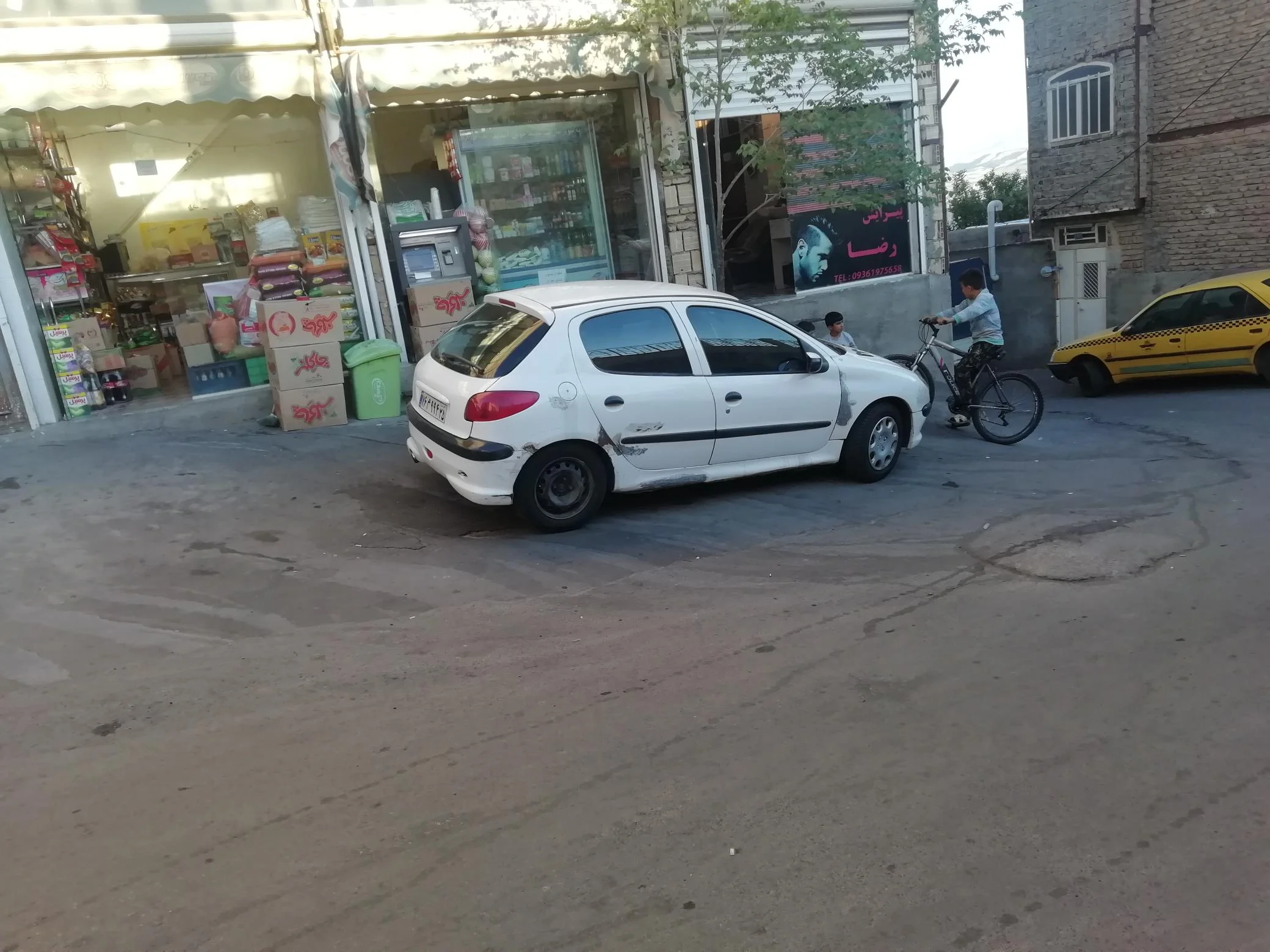 سوپرمارکت عالیشان