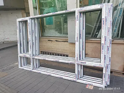 پنجره دوجداره UPVC وتوری