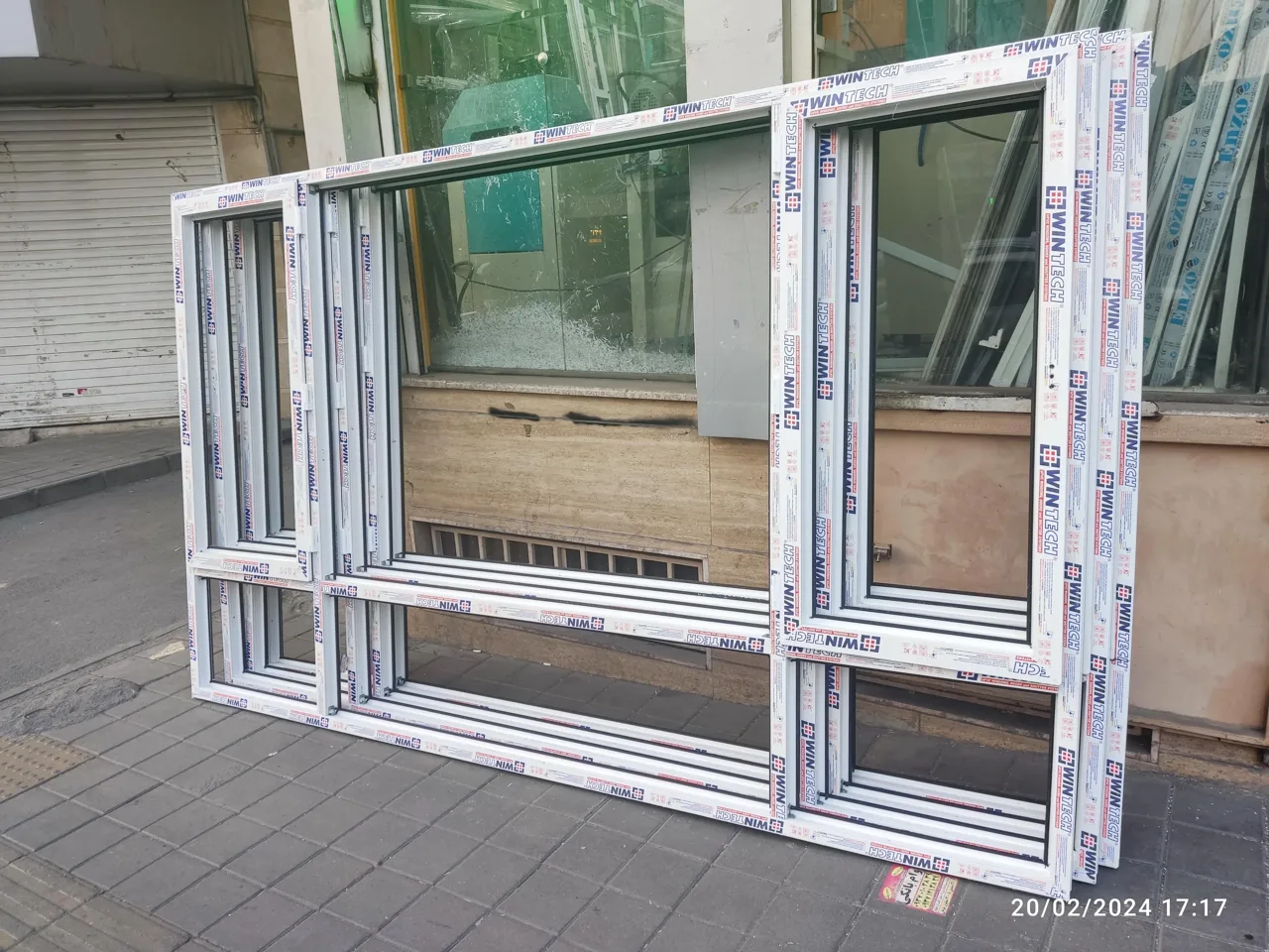 پنجره دوجداره UPVC وتوری