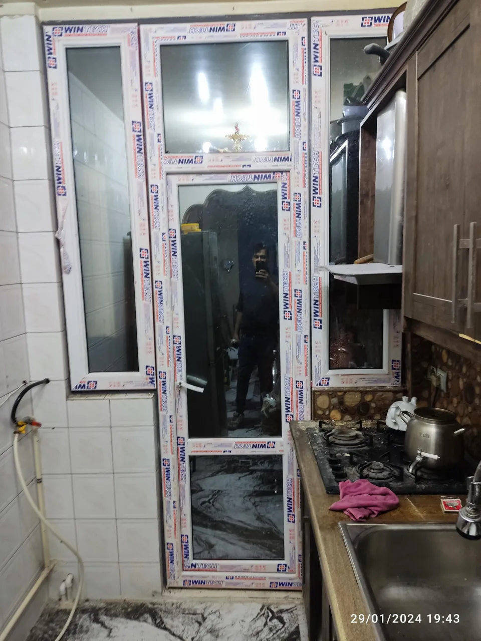 پنجره دوجداره UPVC وتوری - تصویر 2