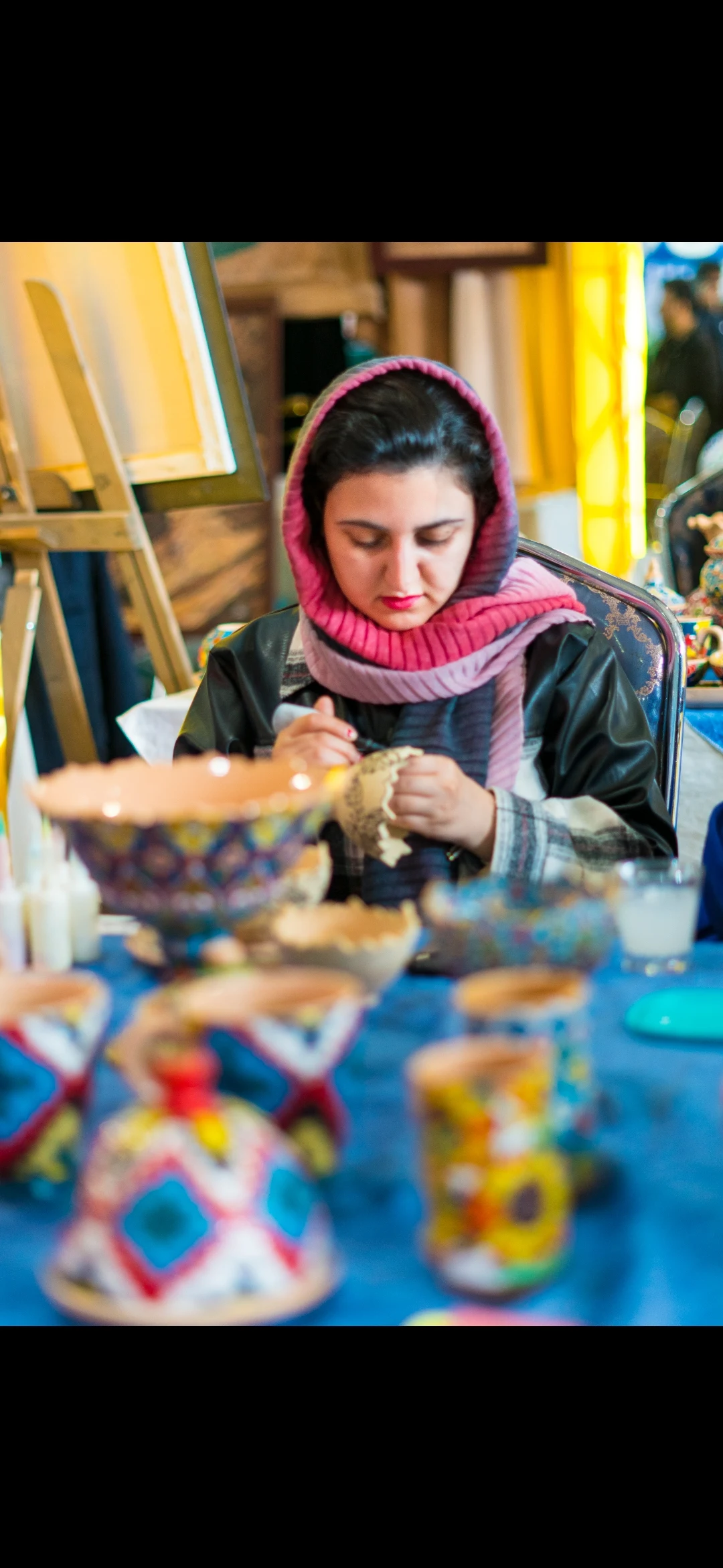 میناکاری روی سفال خوش طبع