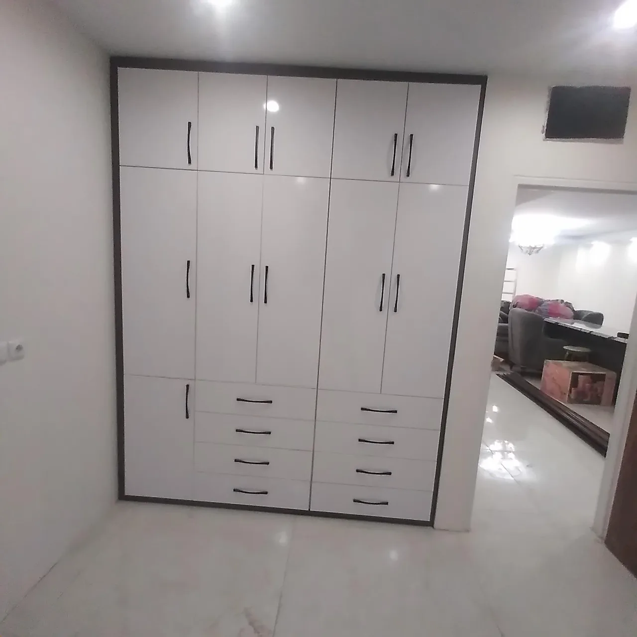 دکوراسیون داخلی کابینت کمد دیواری جاکفشی لطفی - تصویر 4
