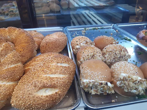 نان و شیرینی مطلب‌ زاده