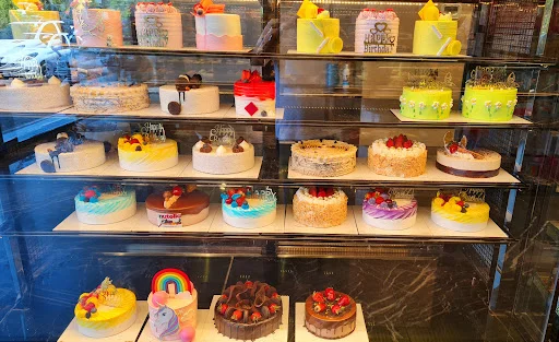 نان و شیرینی مطلب‌ زاده