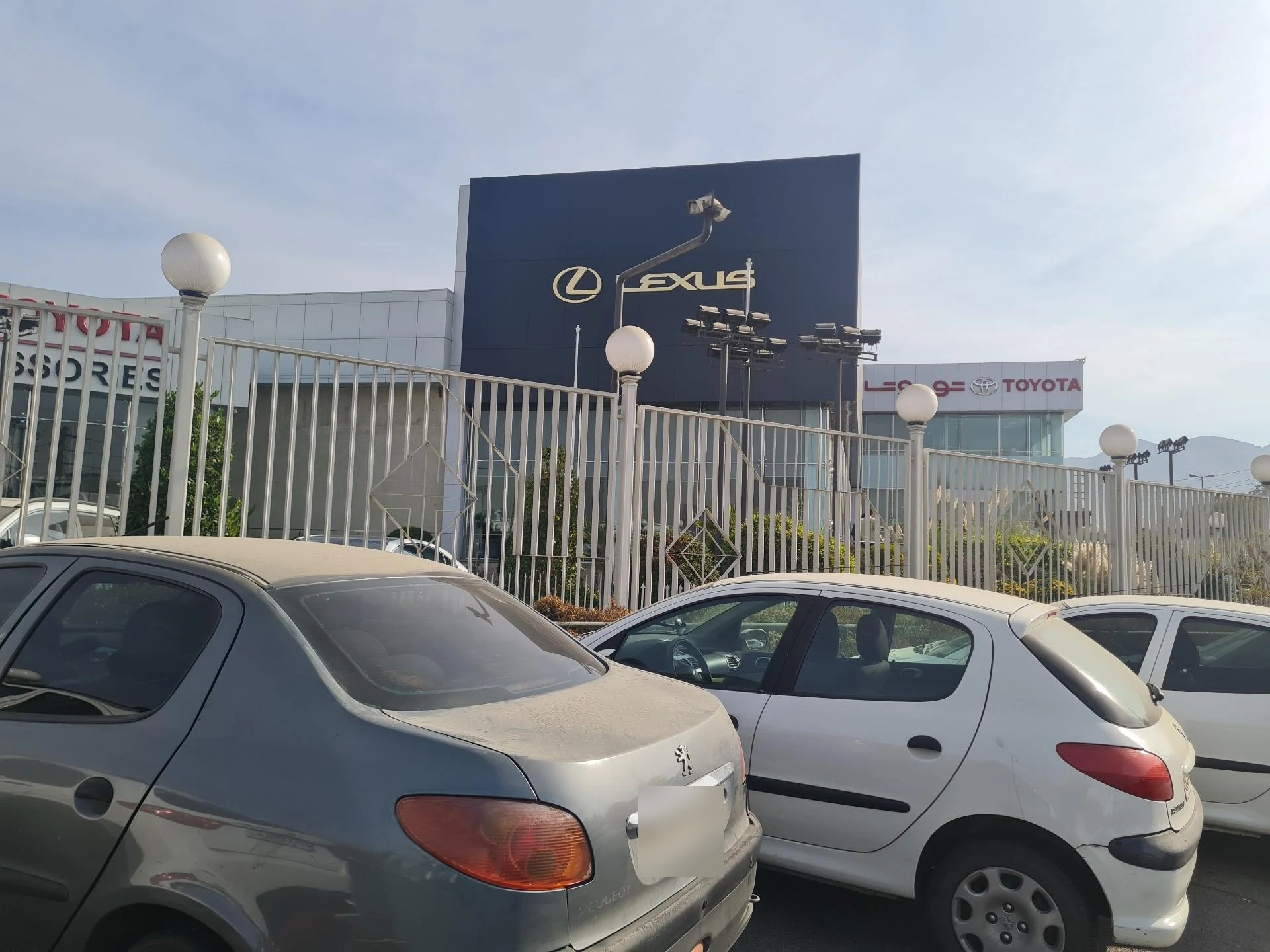 نگین خودرو دفتر فروش و خدمات پس از فروش مرکزی رنو - تصویر 2