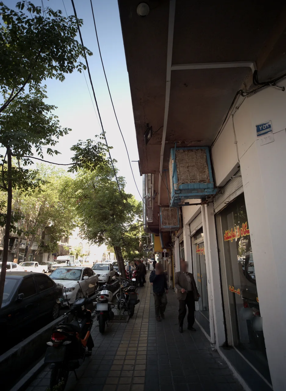 تعمیرگاه و نمایشگاه موتورسیکلت