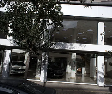 نمایشگاه اتومبیل
