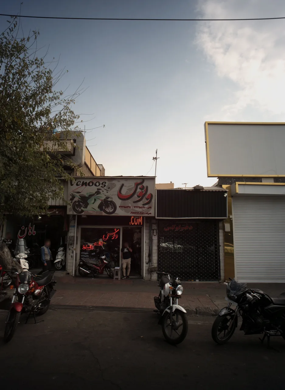 فروشگاه موتورسیکلت ونوس