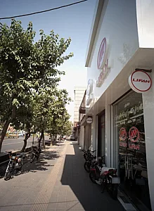 نمایشگاه فروشگاه مرکزی شرکت شاهین موتور قم