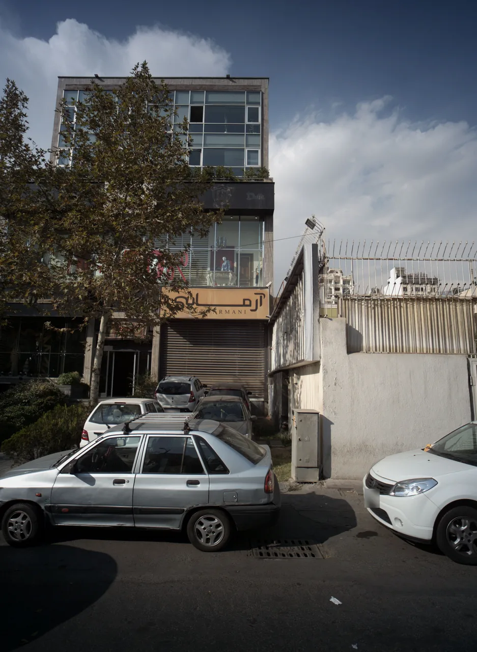 گالری اتومبیل آرمانی