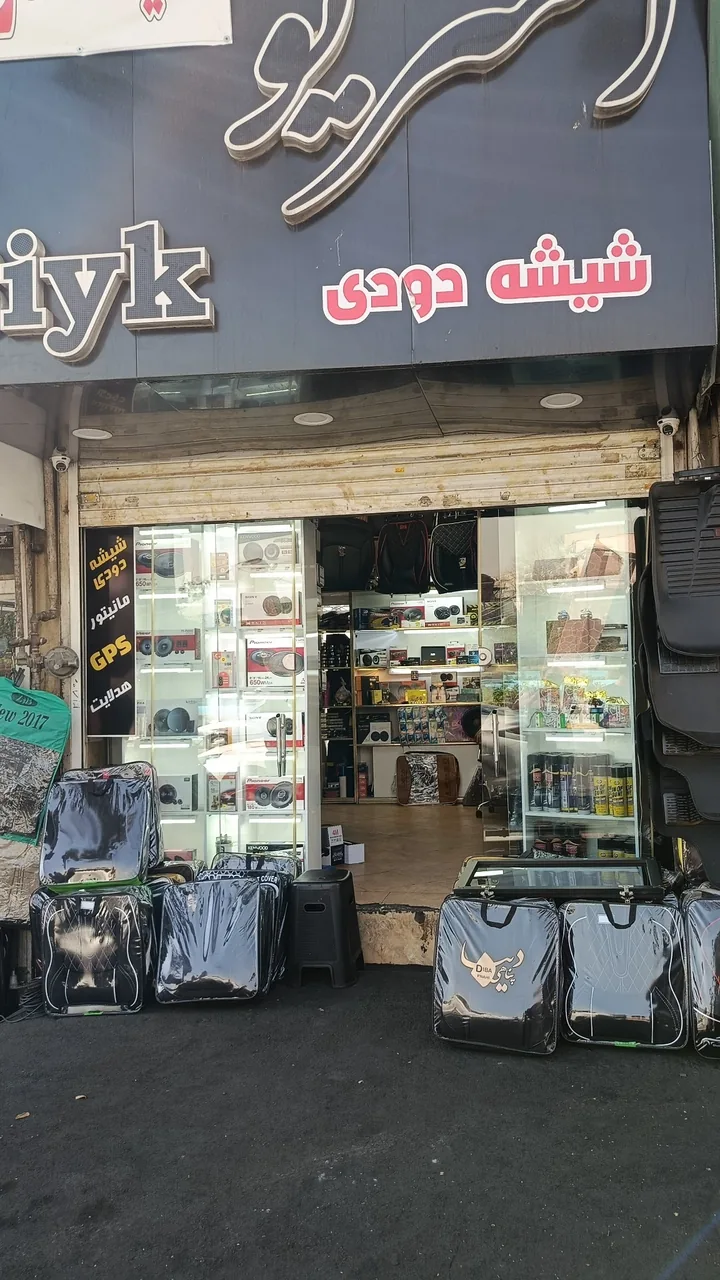 خدمات شیشه دودی و دیتیلینگ اتولوکس بیک