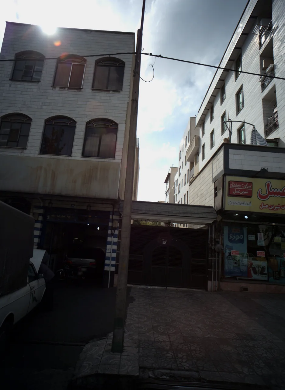 تعمیرگاه اتومبیل ۲۰۰۰