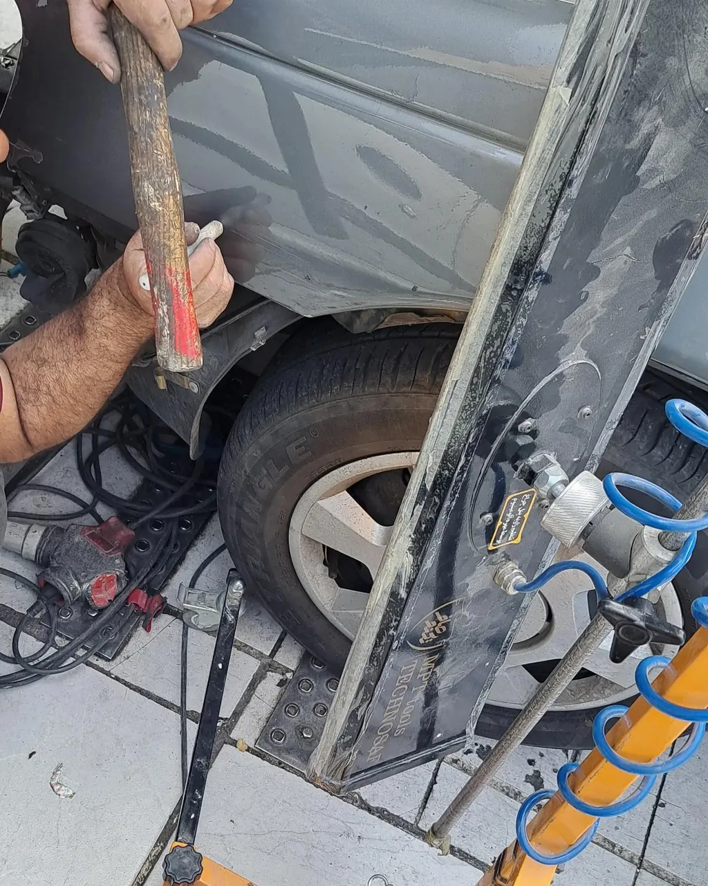 مکانیکی و باطریسازی و لوازم یدکی زینالی - تصویر 4