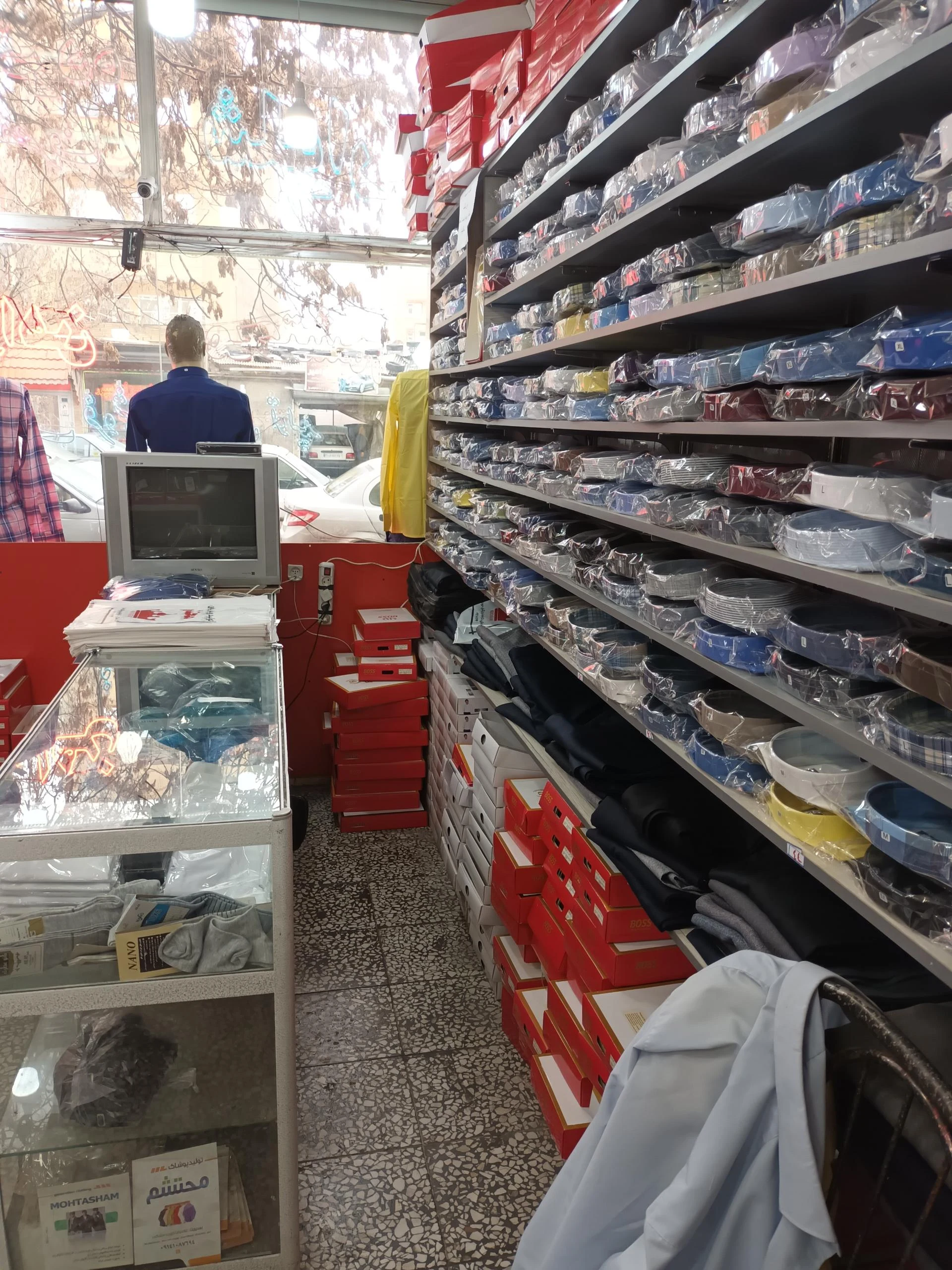 پوشاک حاج عیوض تاری