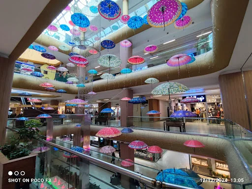 مرکز خرید لاله پارک