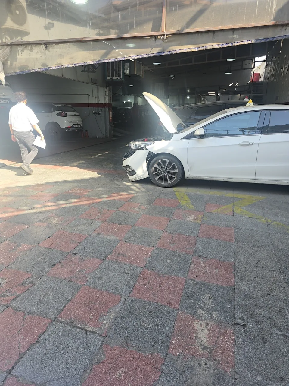 تعمیرگاه تخصصی خودرو