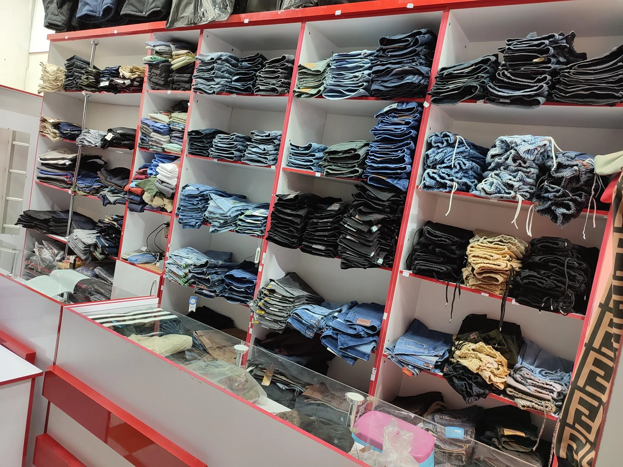 پوشاک آیکال (حامد)