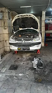 تعمیرگاه تخصصی گیربکس اتوماتیک مدرن