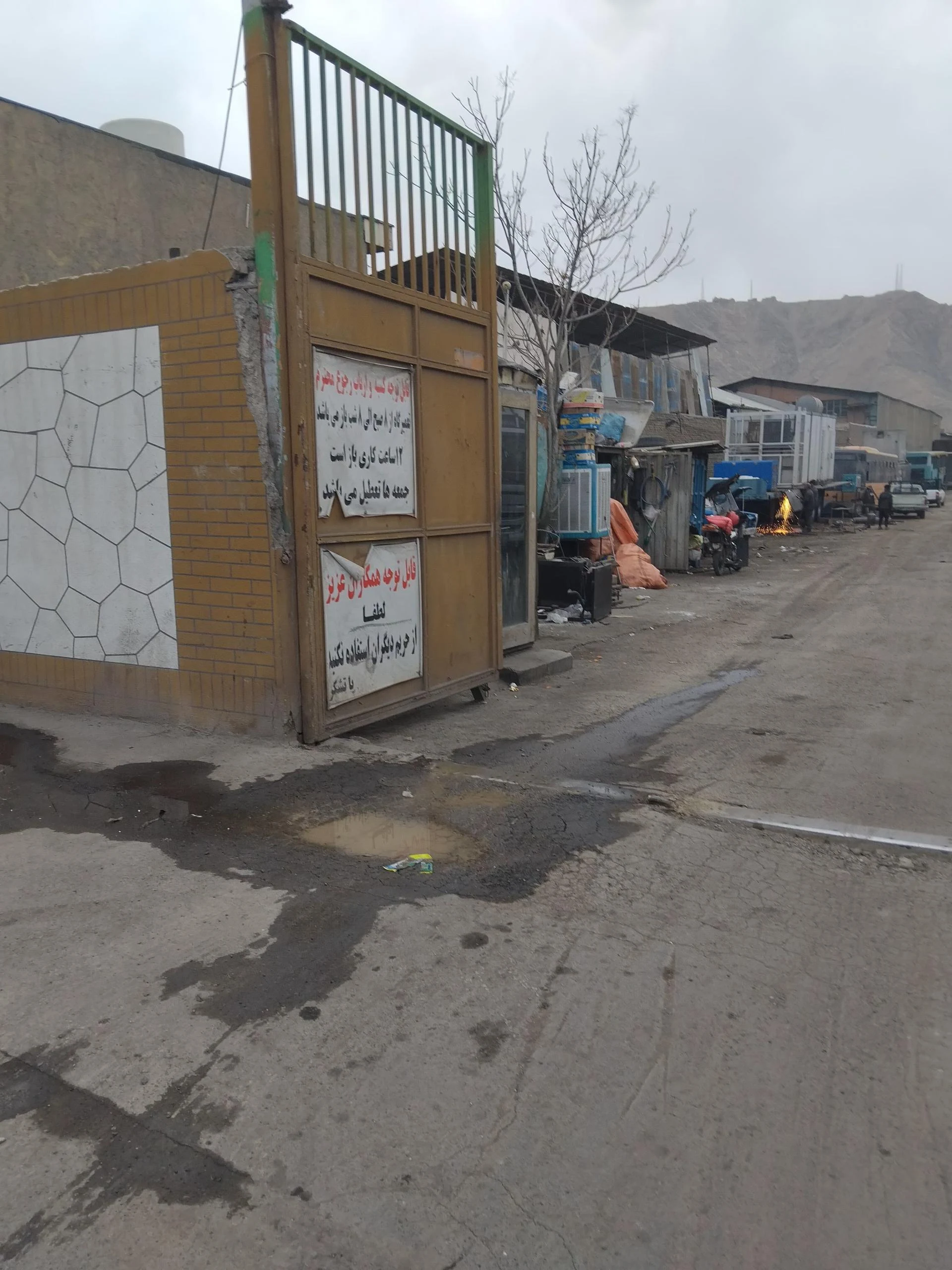 تعمیرگاه مرسدس بنز کامیون علی مکانیک