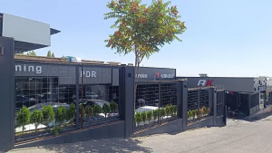 مجموعه خدمات خودرو یونیک