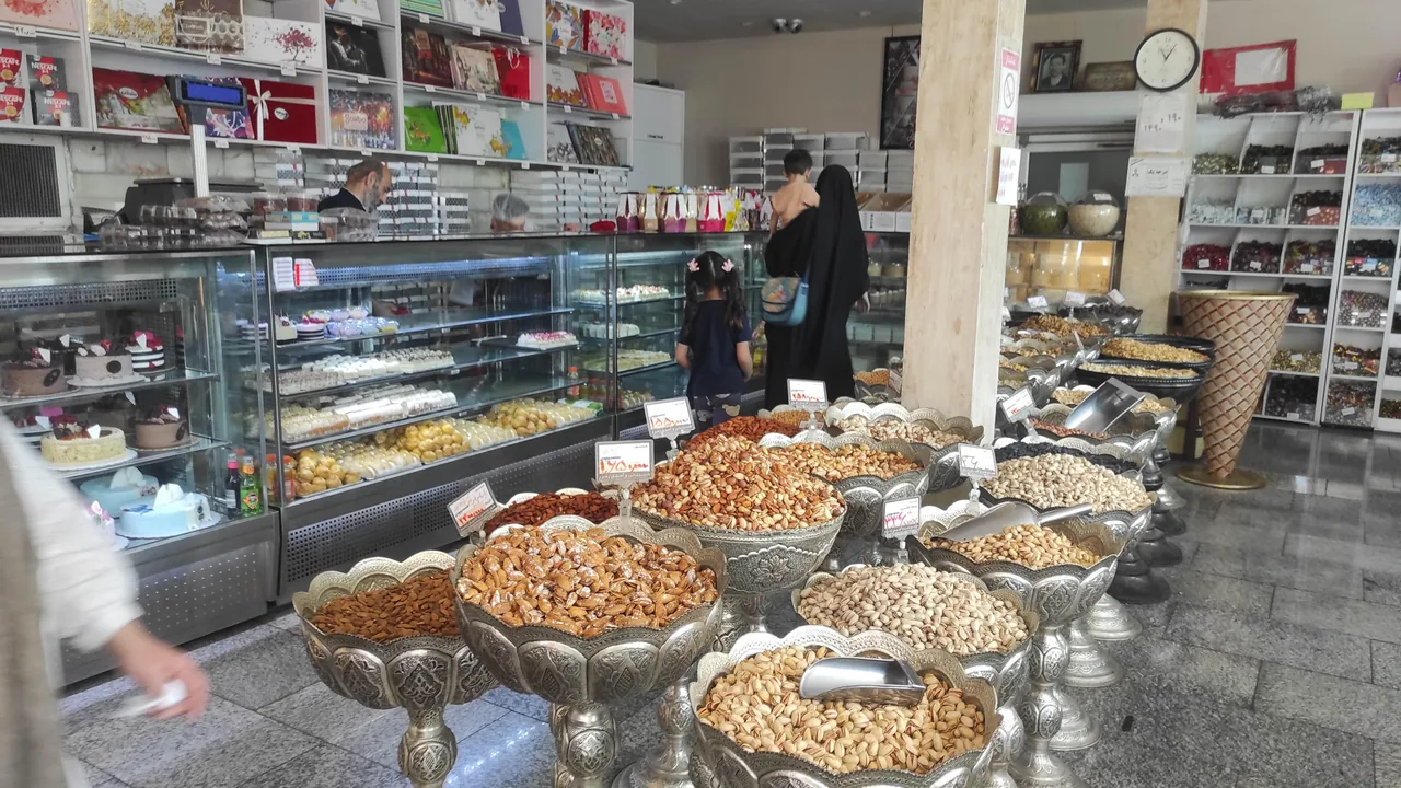 شیرینی سرای زمزم - تصویر 4