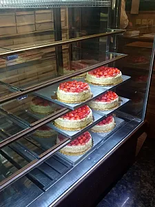 شیرینی هتل تهران