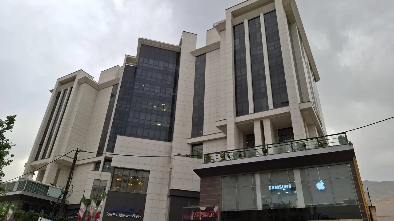 مرکز موبایل و کامپیوتر تماس