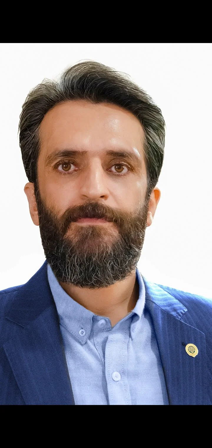 امیر مهدی‌‌زاده وکیل پایه یک دادگستری و مشاور حقوقی قوه قضائیه