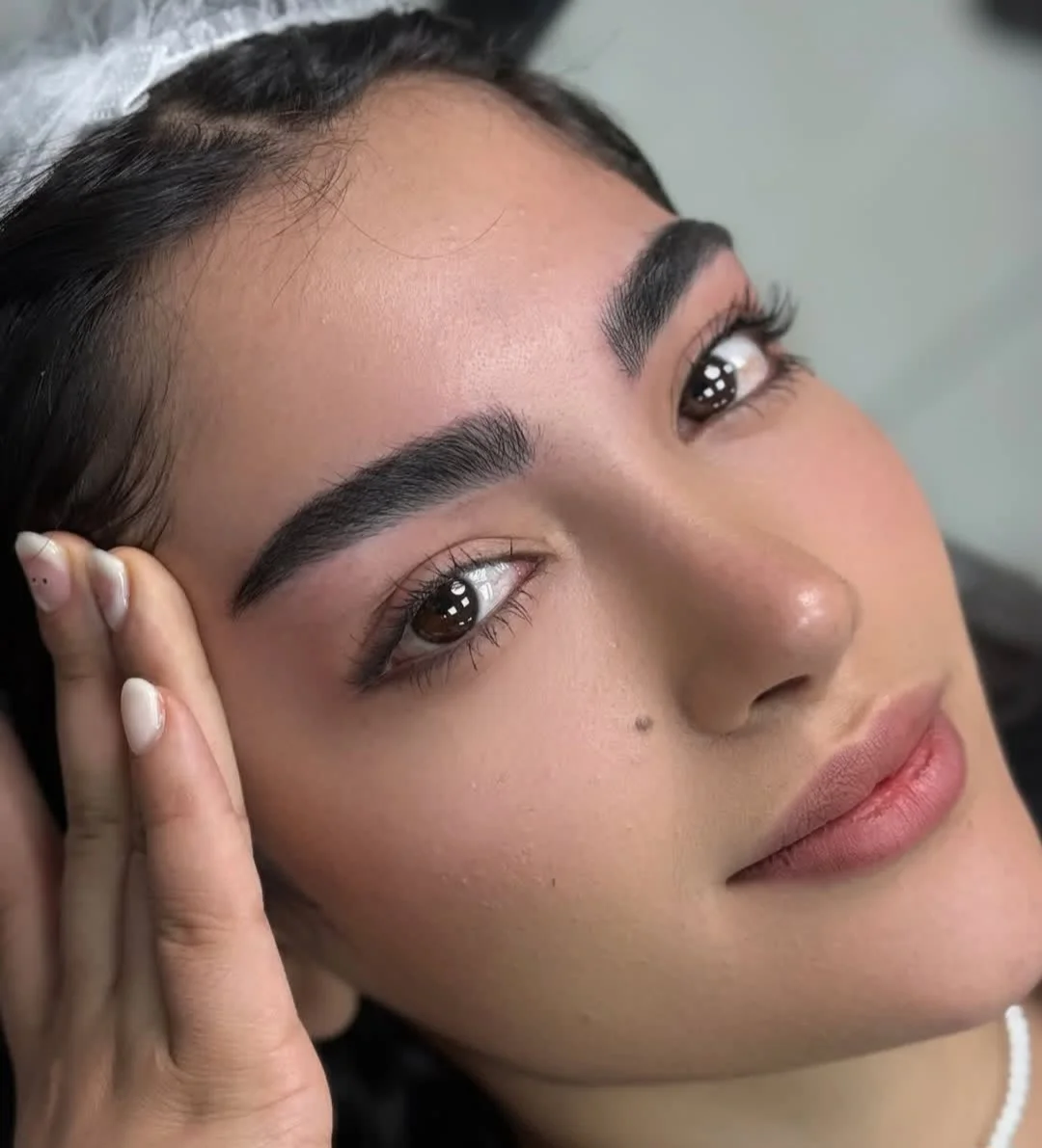 ریموو تخصصی و فیبروز ابرو، بن مژه، شیدینگ لب - آرایشگاه زنانه در قم - تصویر 3