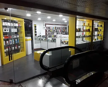 مجتمع تجاری دنیای نور