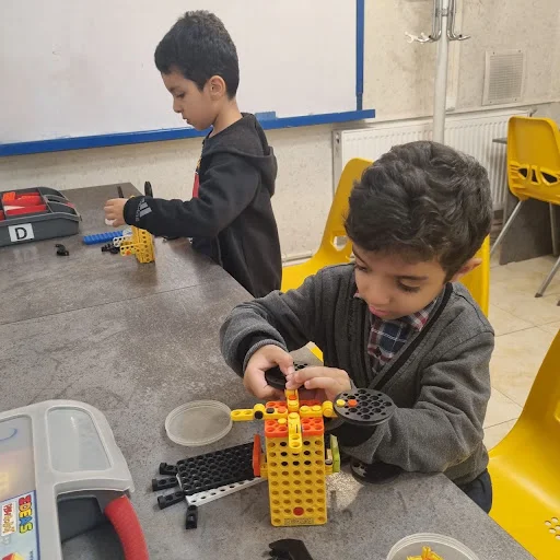 آموزشگاه علمی اندیشه خلاق (UCMAS) - آموزش و تحصیل در تبریز