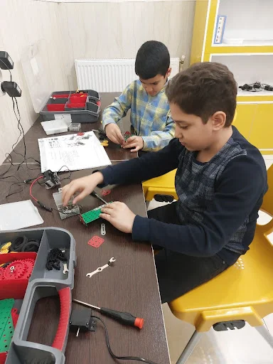 آموزشگاه علمی اندیشه خلاق (UCMAS) - آموزش و تحصیل در تبریز