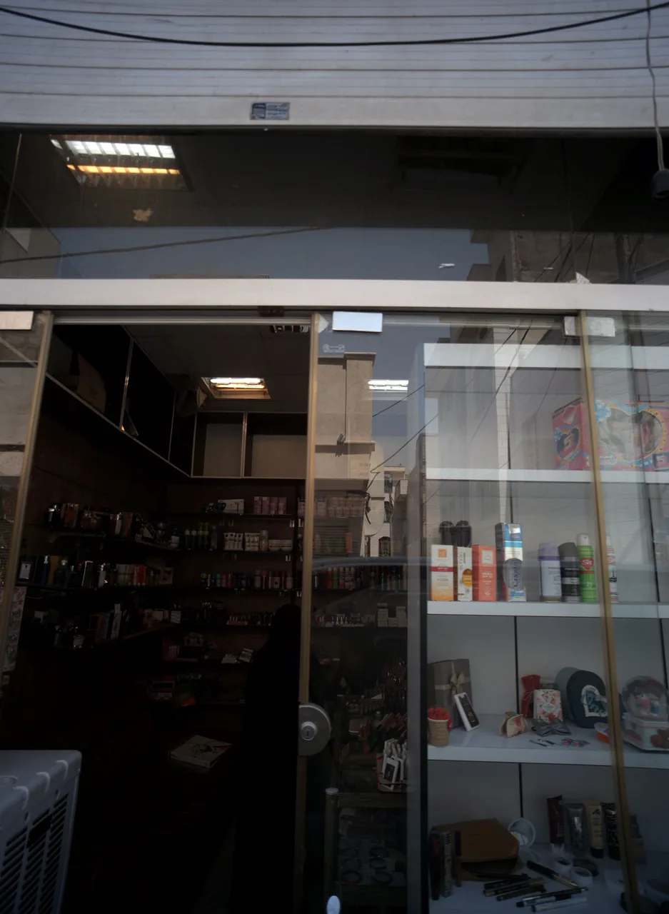 فروشگاه لوازم آرایشی و بهداشتی ماهور