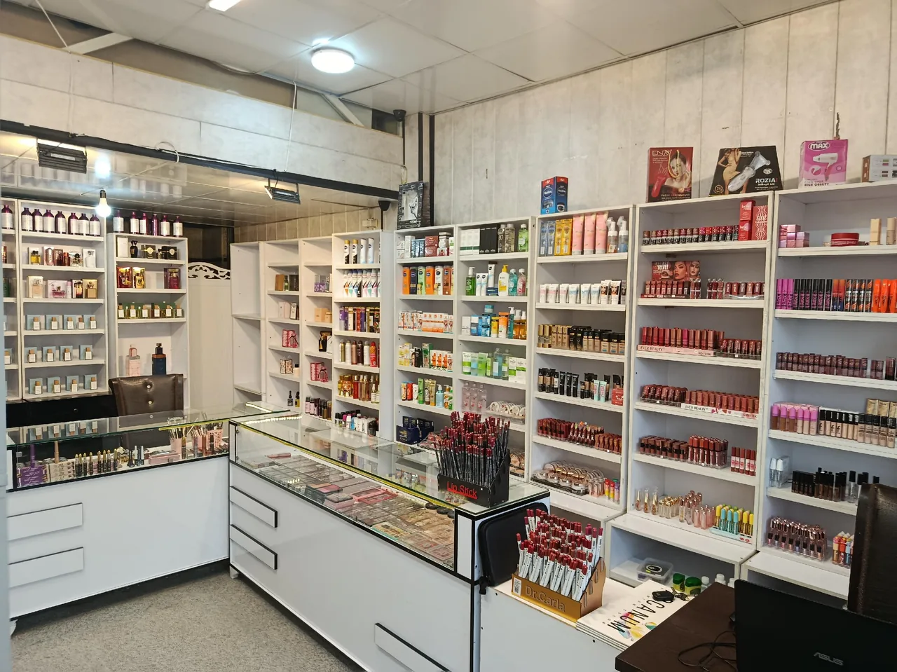 آرایشی وعطر سورن شعبه ساحل